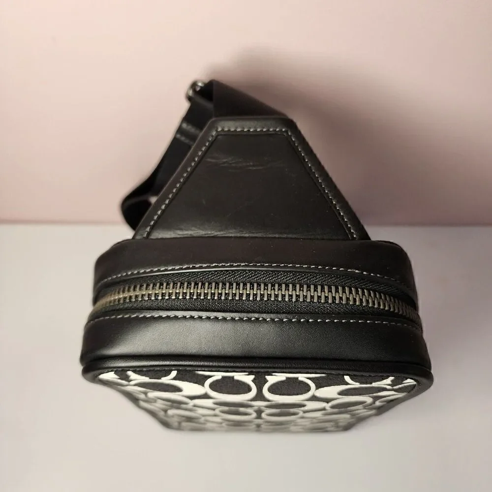 NWT Coach CP071 Sullivan Pack in Signature Canvas & Leather Black/Chalk